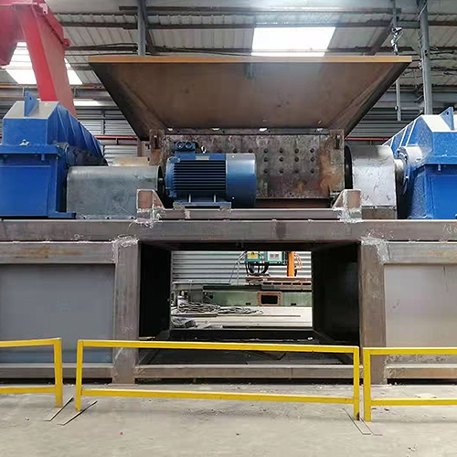 Pre shredder machine