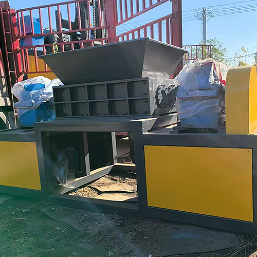 Pre shredder machine